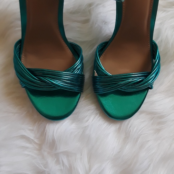 Womens Blue Heels Brand New - Picture 2 of 5